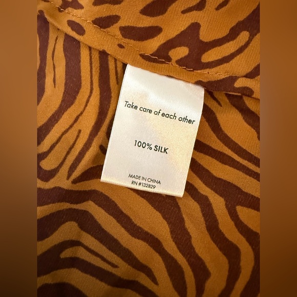 Tell Your Friends 100% Silk Patterned Kimono - Picture 9 of 9